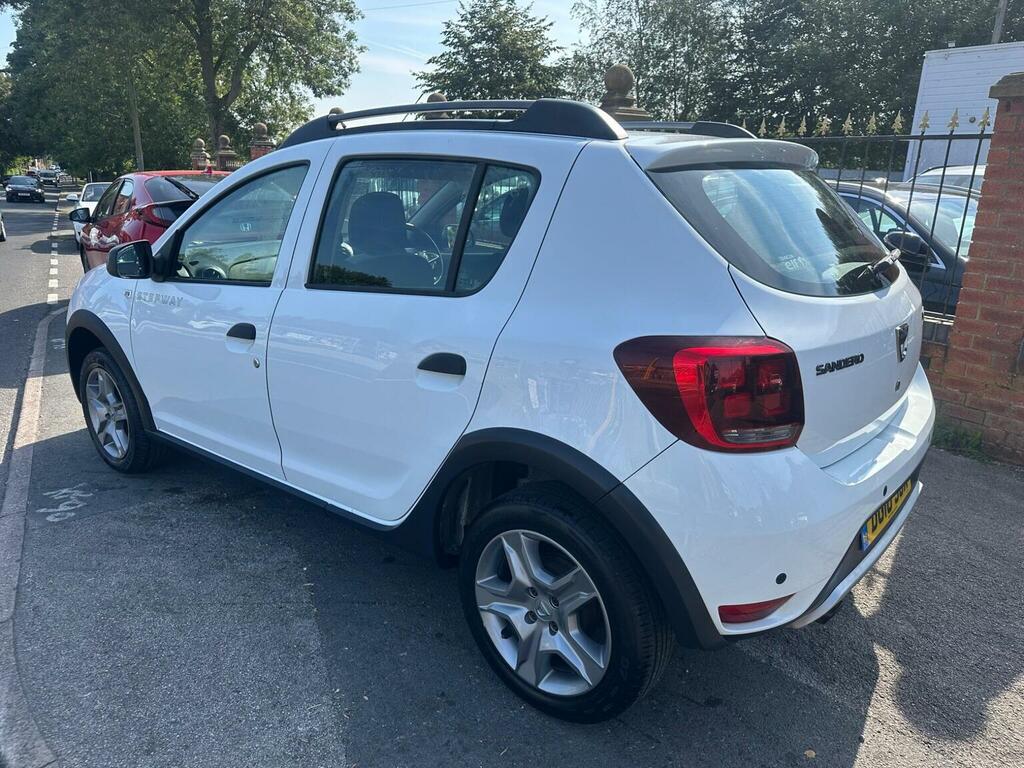 Dacia Sandero Stepway 0.9 Tce Laureate Euro 6 Ss White #3