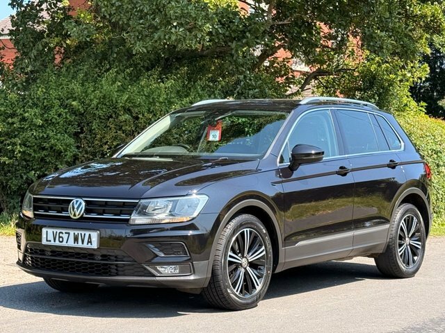 Volkswagen Tiguan 2017 1.4 Tsi Se Navigation Suv E Black #4