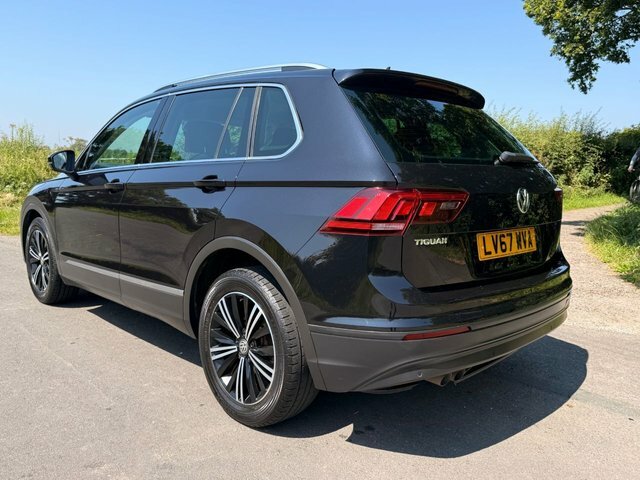 Volkswagen Tiguan 2017 1.4 Tsi Se Navigation Suv E Black #6