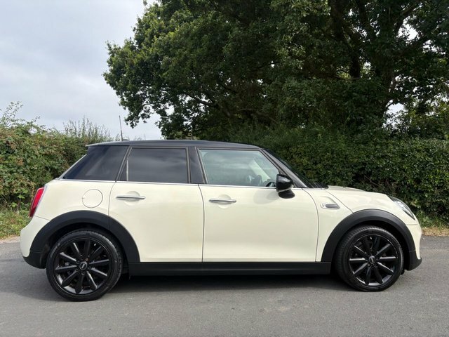 Mini Hatch 2018 1.5 Cooper D Hatchback Euro White #5