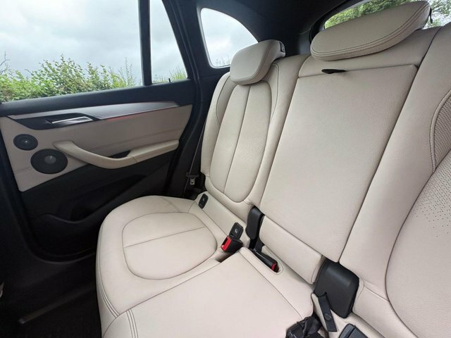 BMW X1 X1 Sdrive20i Se Black #37