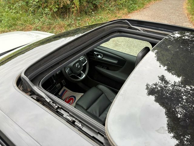 Volvo XC40 2021 P8 78Kwh First Edition Suv White #4