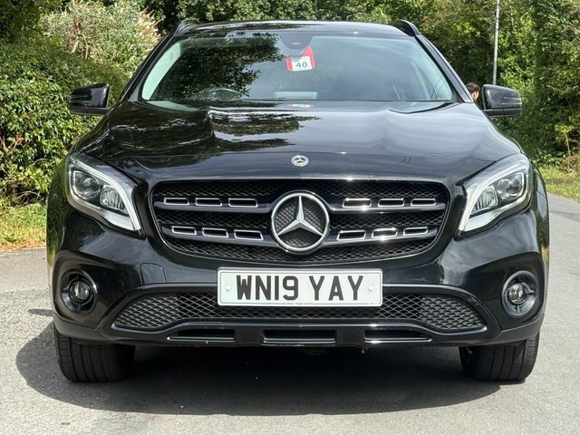 Mercedes-Benz GLA Class 2019 1.6 Gla180 Urban Edition Suv 7G-dc Black #3