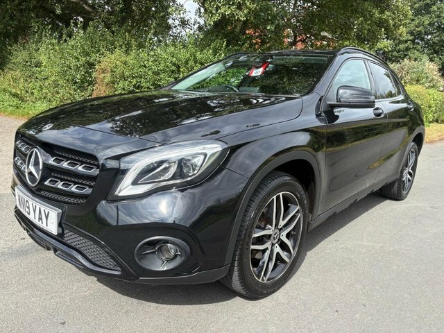 Mercedes-Benz GLA Class 2019 1.6 Gla180 Urban Edition Suv 7G-dc Black #2