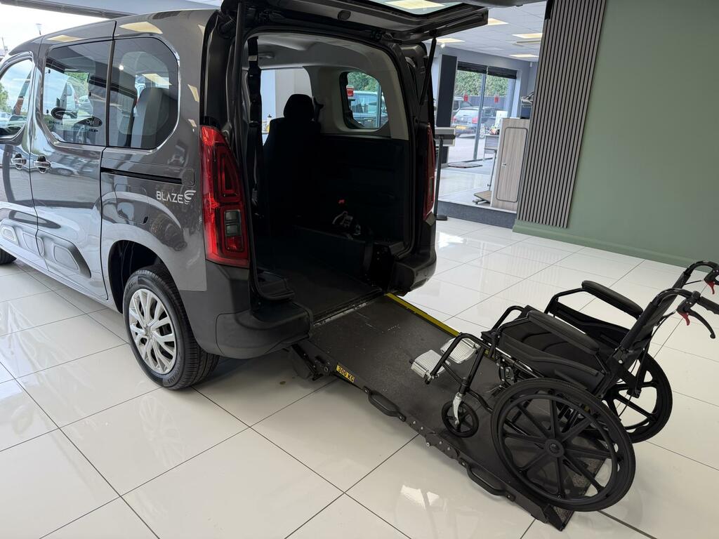 Citroen Berlingo Wheelchair Adapted Carry Upto 5 Persons High Seati Grey #4