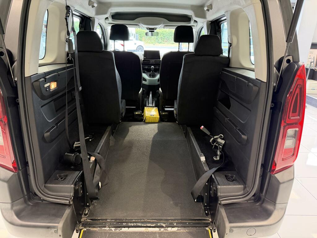 Citroen Berlingo Wheelchair Adapted Carry Upto 5 Persons High Seati Grey