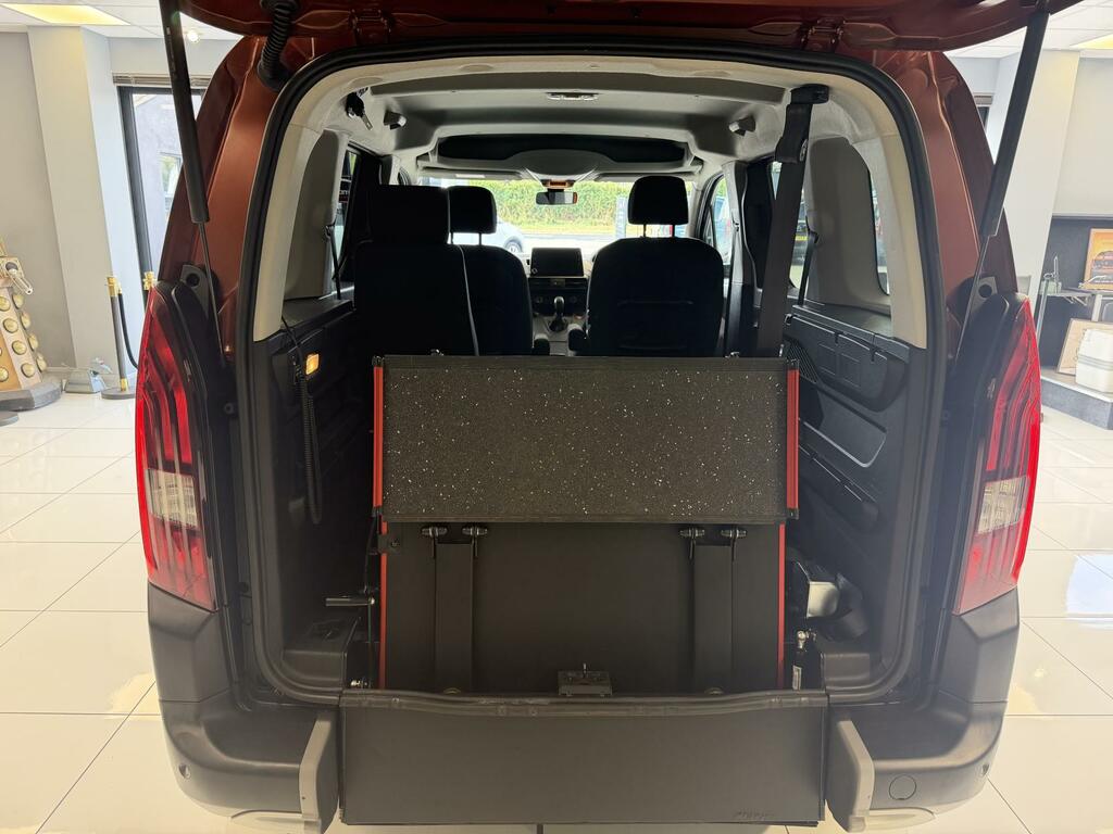 Peugeot Rifter Wheelchair Adapted Mpv Carries 4 With Wi Brown #2