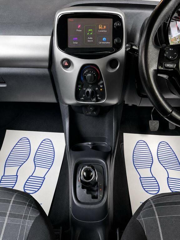 Peugeot 108 Active White #11