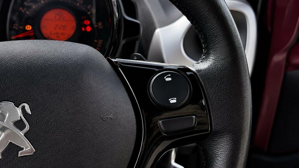 Peugeot 108 Active White #17