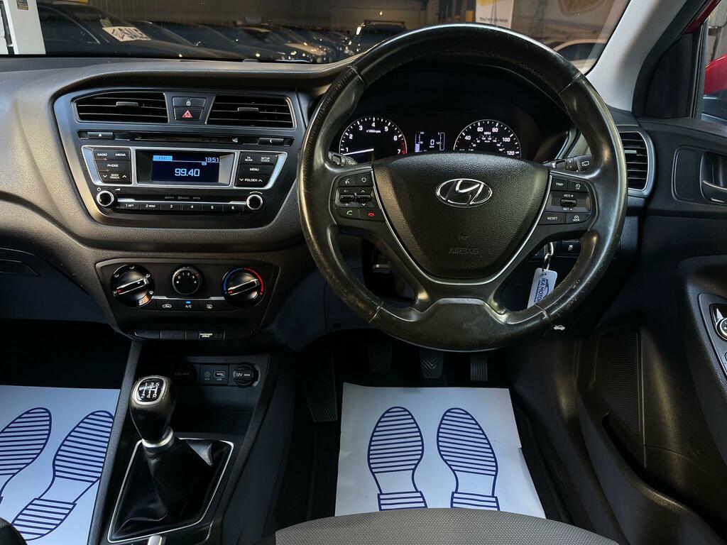Hyundai I20 Se Red #3