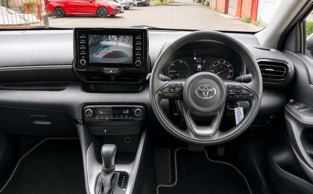 Toyota Yaris 1.5 Vvt-h Icon E-cvt Euro 6 Ss VE71TTZ White #5
