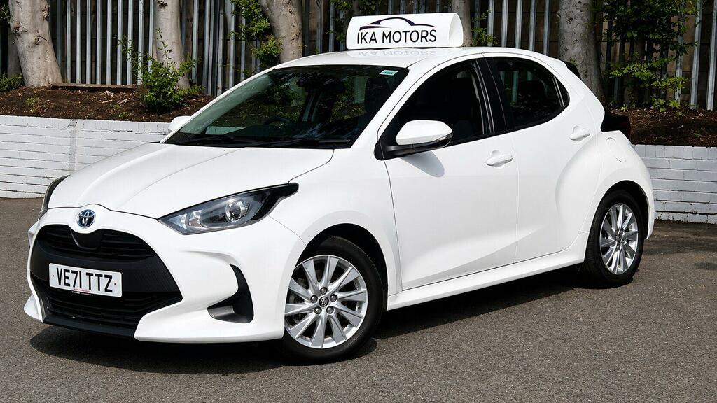 Toyota Yaris 1.5 Vvt-h Icon E-cvt Euro 6 Ss VE71TTZ White #2