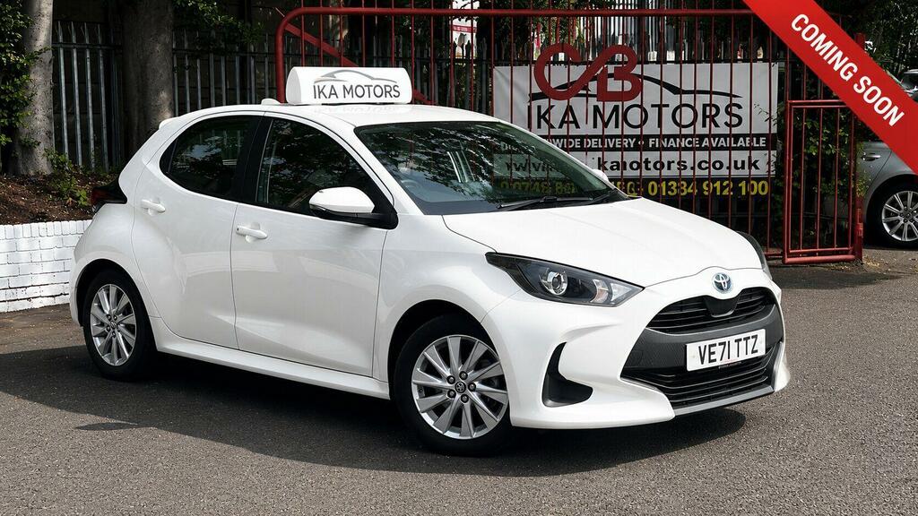 Toyota Yaris Icon White
