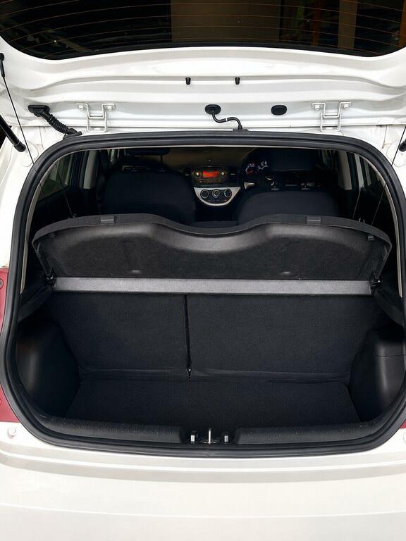 Kia Picanto Picanto Se White #16