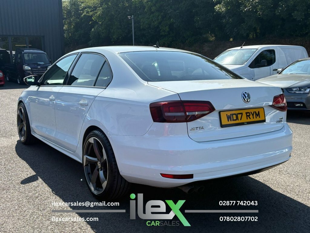 Volkswagen Jetta 2L Se White #6