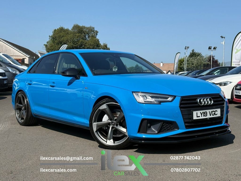 Audi A4 2L Black Edition Blue