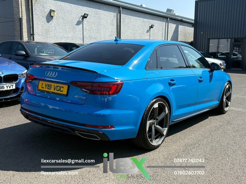 Audi A4 2L Black Edition Blue #5