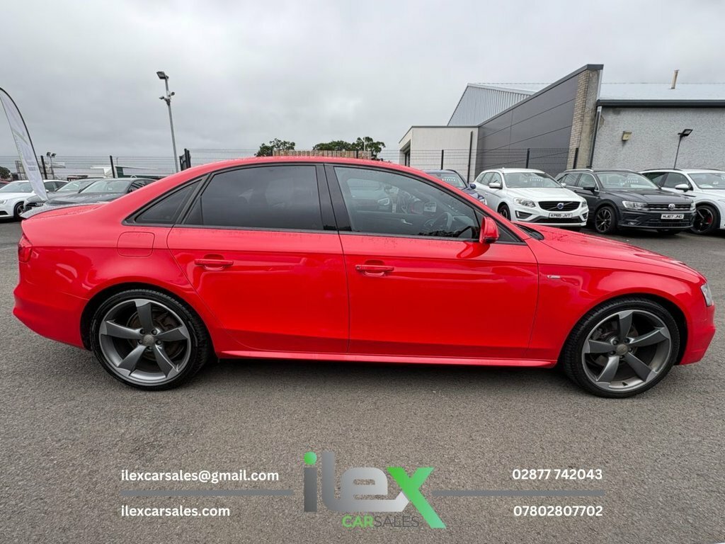 Audi A4 2L Black Edition Red #4