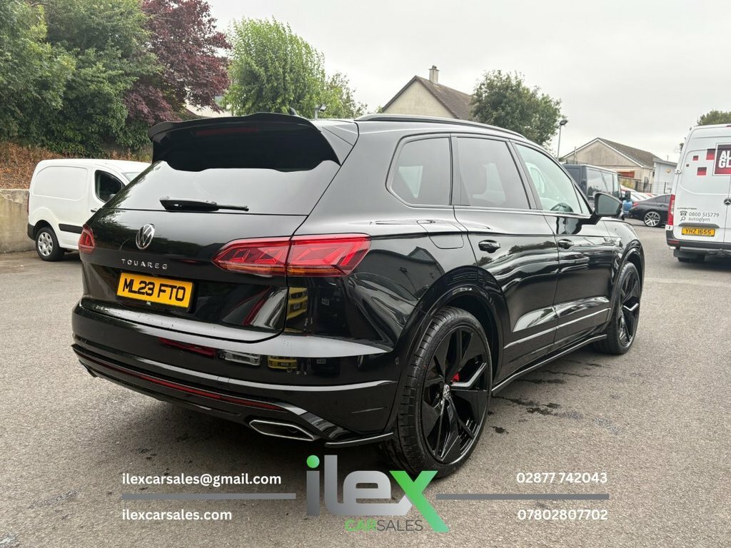 Volkswagen Touareg 3L Black Edition Black #4
