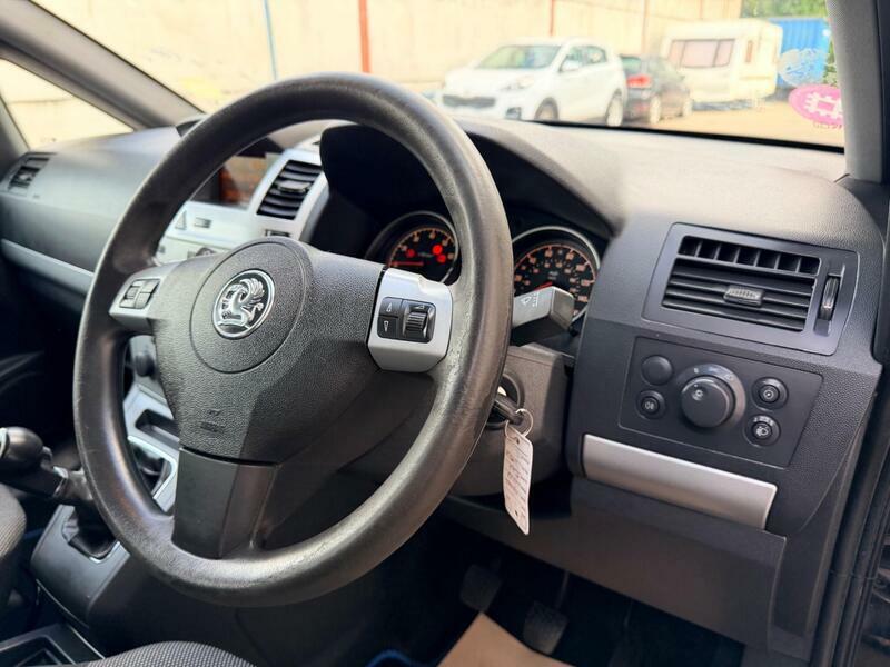 Vauxhall Zafira Exclusiv 7 Seater Silver #25
