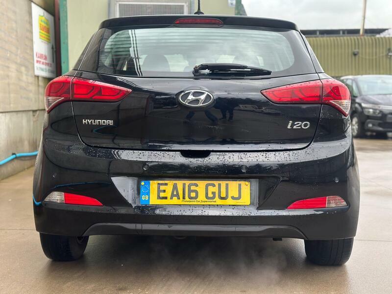 Hyundai I20 Hatchback Red #8