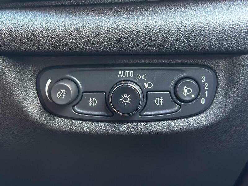 Vauxhall Insignia Sri Vx-line White #17