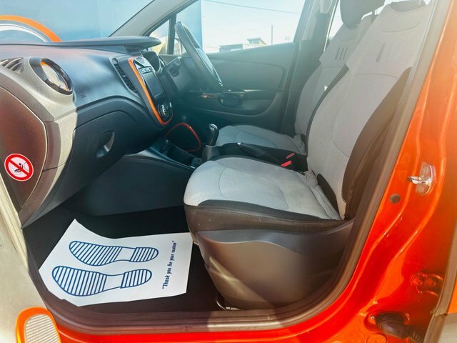 Renault Captur  Black #16