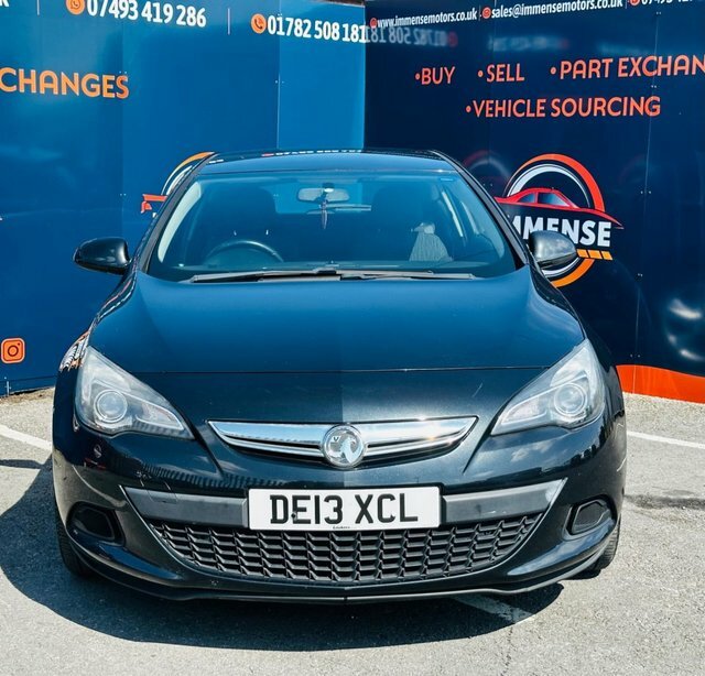 Vauxhall Astra GTC Sport Coupe Black #2