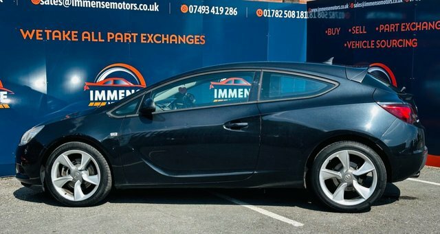 Vauxhall Astra GTC Sport Coupe Black #4