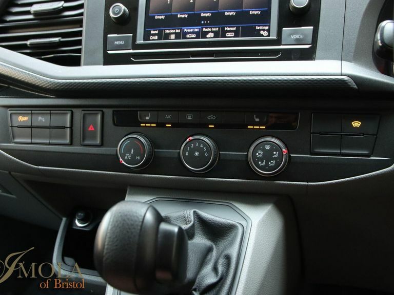 Volkswagen Transporter Mpv White #23