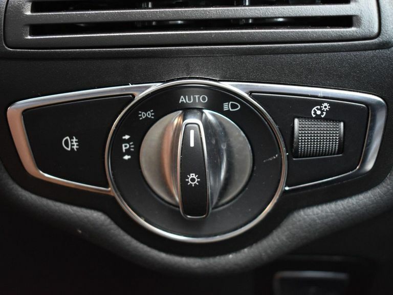 Mercedes-Benz V Class Mpv Black #34