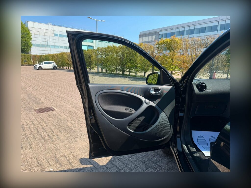 Smart Forfour 60Kw Eq Prime Exclusive 17Kwh 22Kwch Black #30