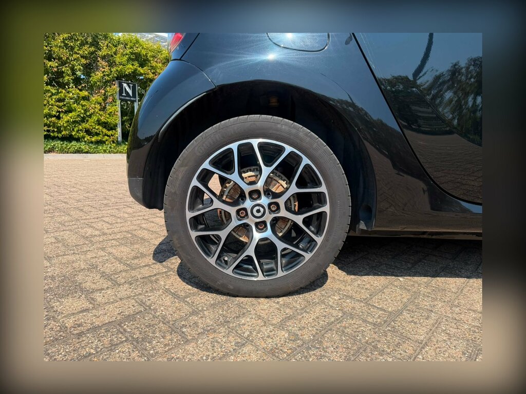 Smart Forfour 60Kw Eq Prime Exclusive 17Kwh 22Kwch Black #32