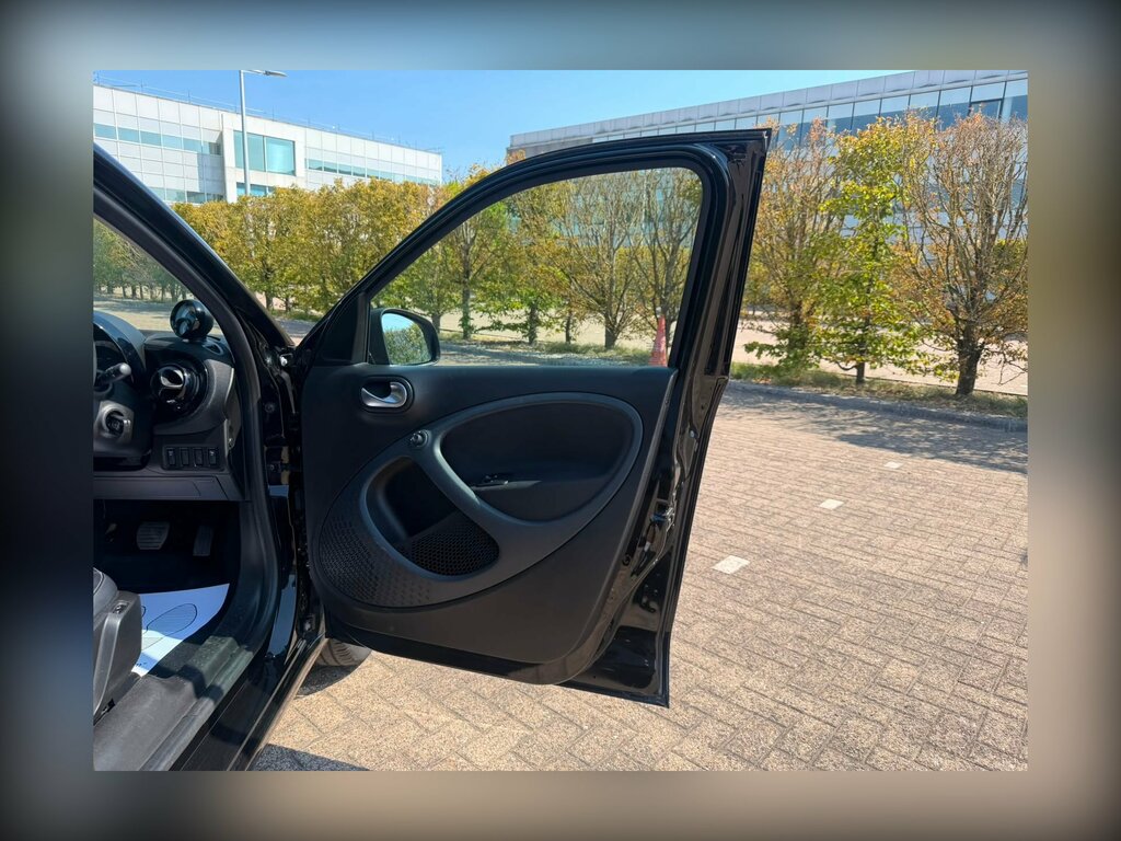 Smart Forfour 60Kw Eq Prime Exclusive 17Kwh 22Kwch Black #31