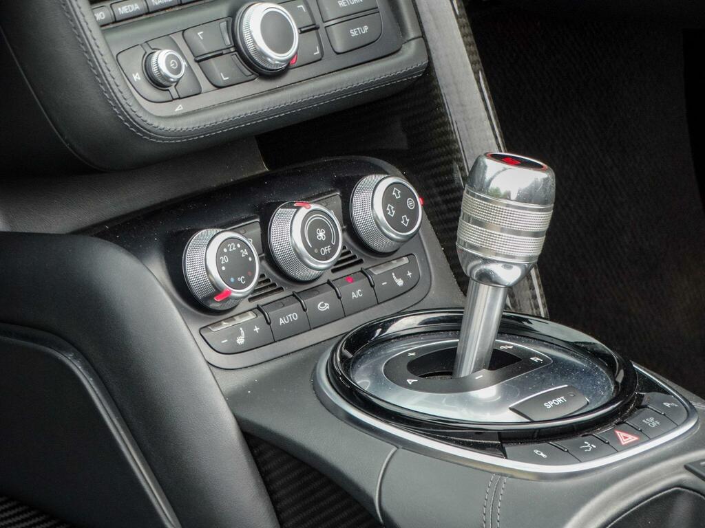 Audi R8 5.2 Fsi V10 Spyder S Tronic Quattro Euro 5  #14