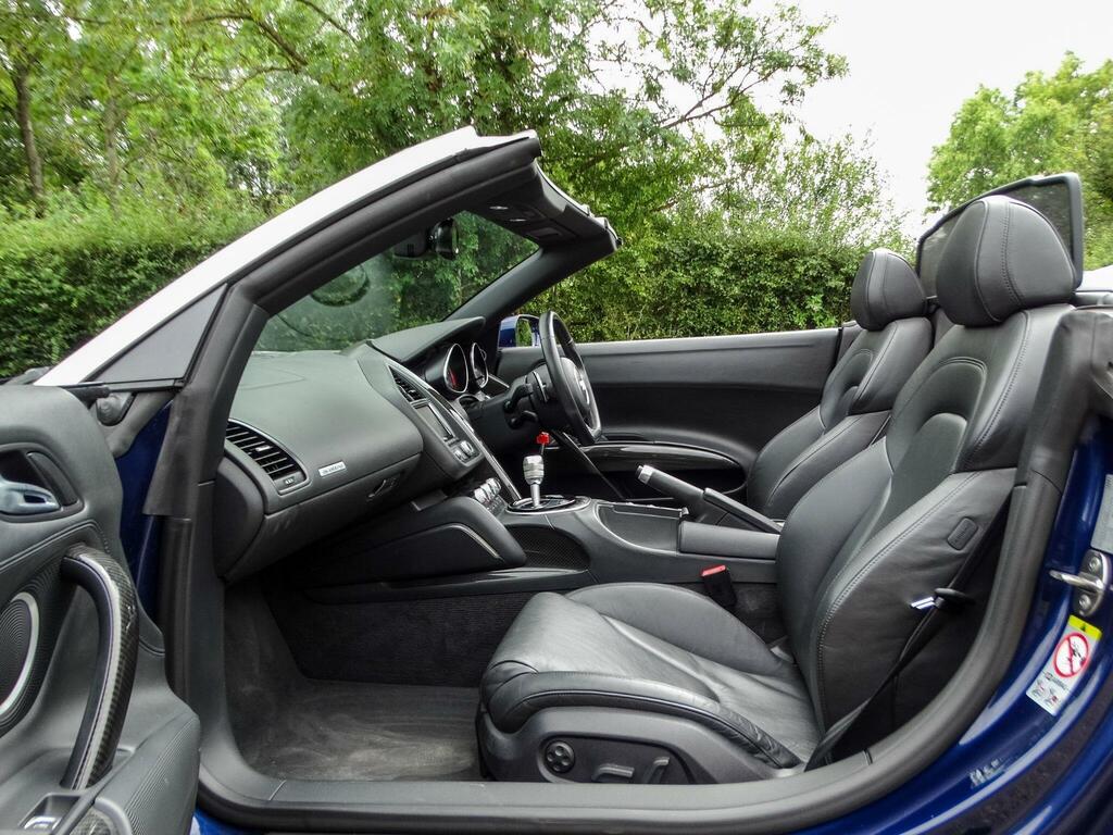 Audi R8 Petrol  #3