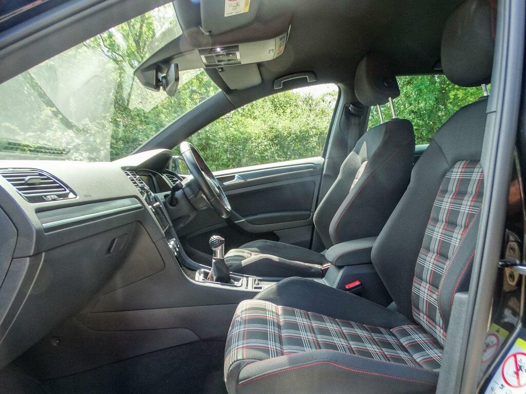 Volkswagen Golf Petrol PF19HLM #3