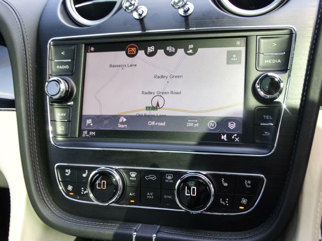 Bentley Bentayga W12 Black #25