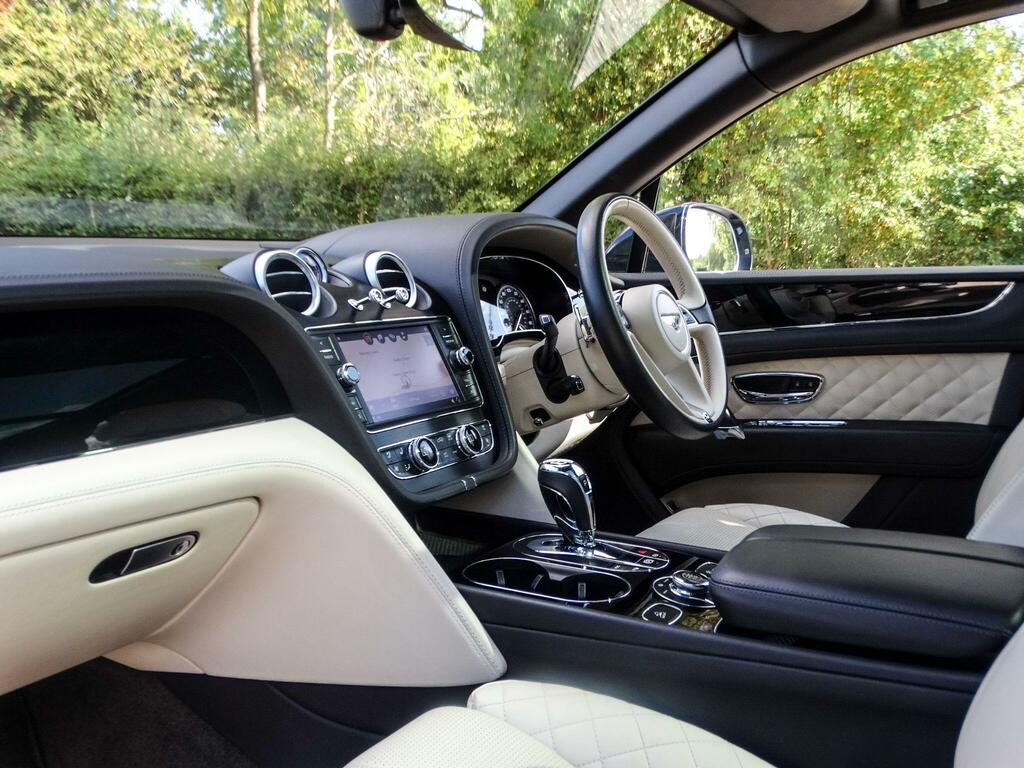 Bentley Bentayga W12 Black #17