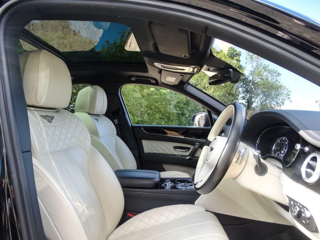 Bentley Bentayga W12 Black #21