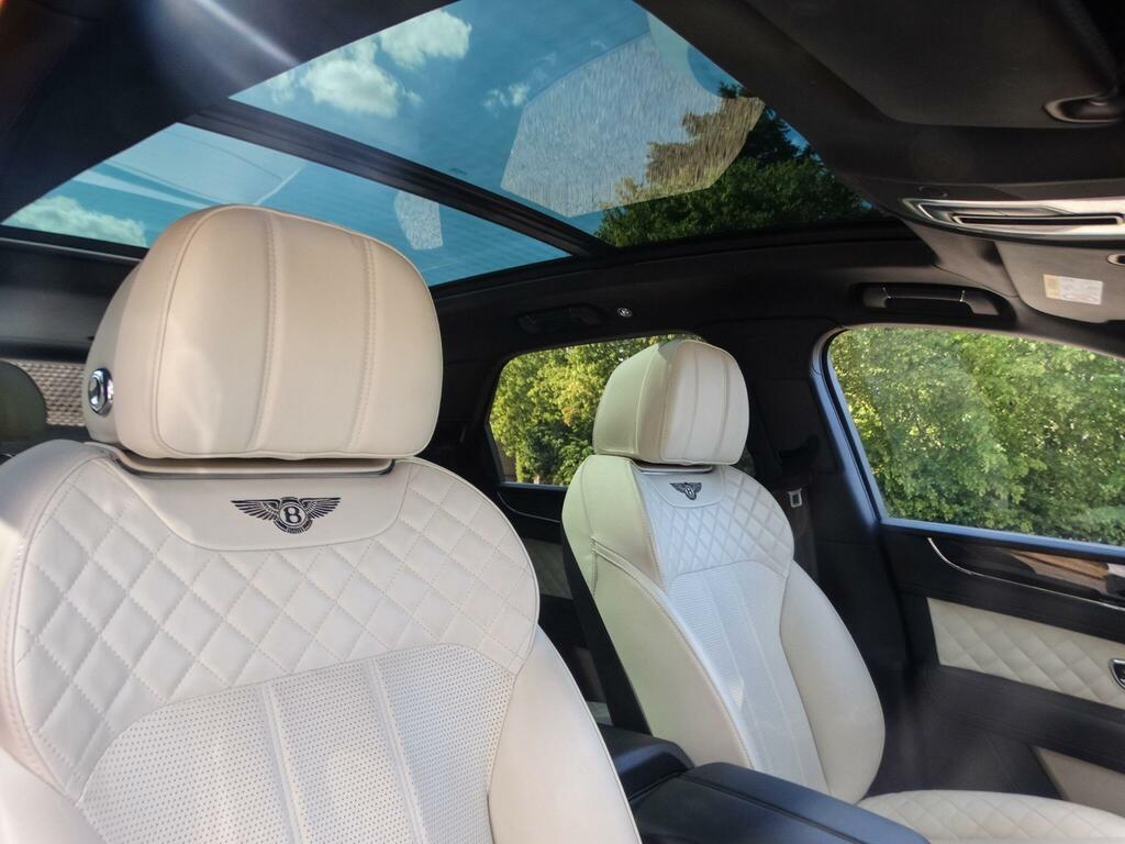 Bentley Bentayga W12 Black #22