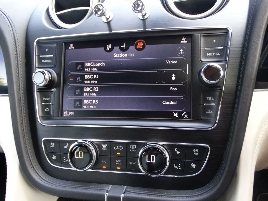 Bentley Bentayga W12 Black #27