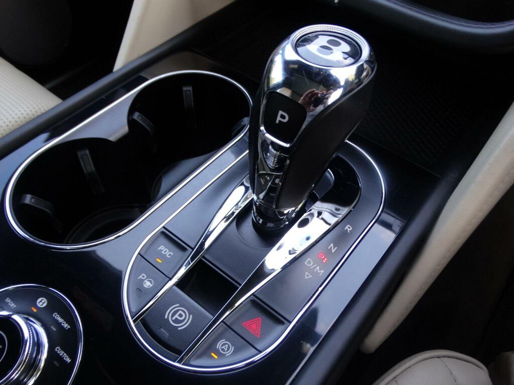 Bentley Bentayga W12 Black #30