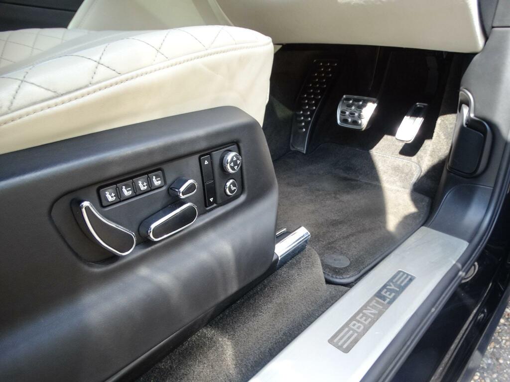 Bentley Bentayga W12 Black #23
