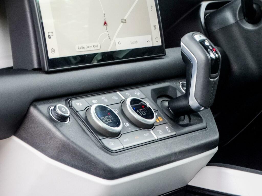 Land Rover Defender 110 X-dynamic Se Green #18