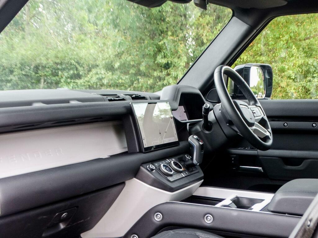 Land Rover Defender 110 X-dynamic Se Green #16