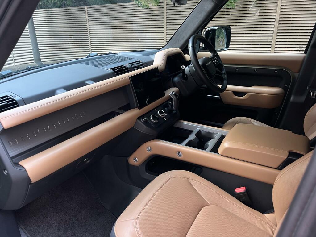 Land Rover Defender 110 Petrol  #4