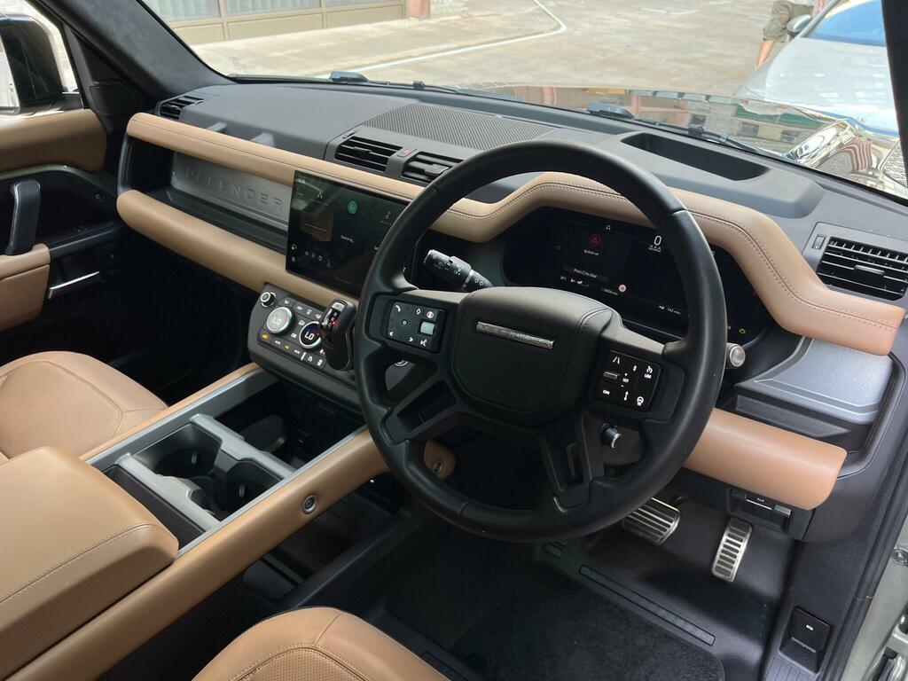 Land Rover Defender 110 Petrol  #3