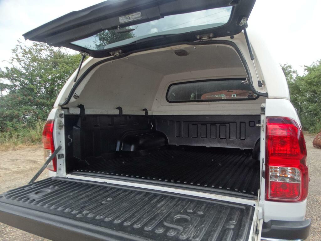 Toyota HILUX Active 4Wd D-4d Dcb White #14