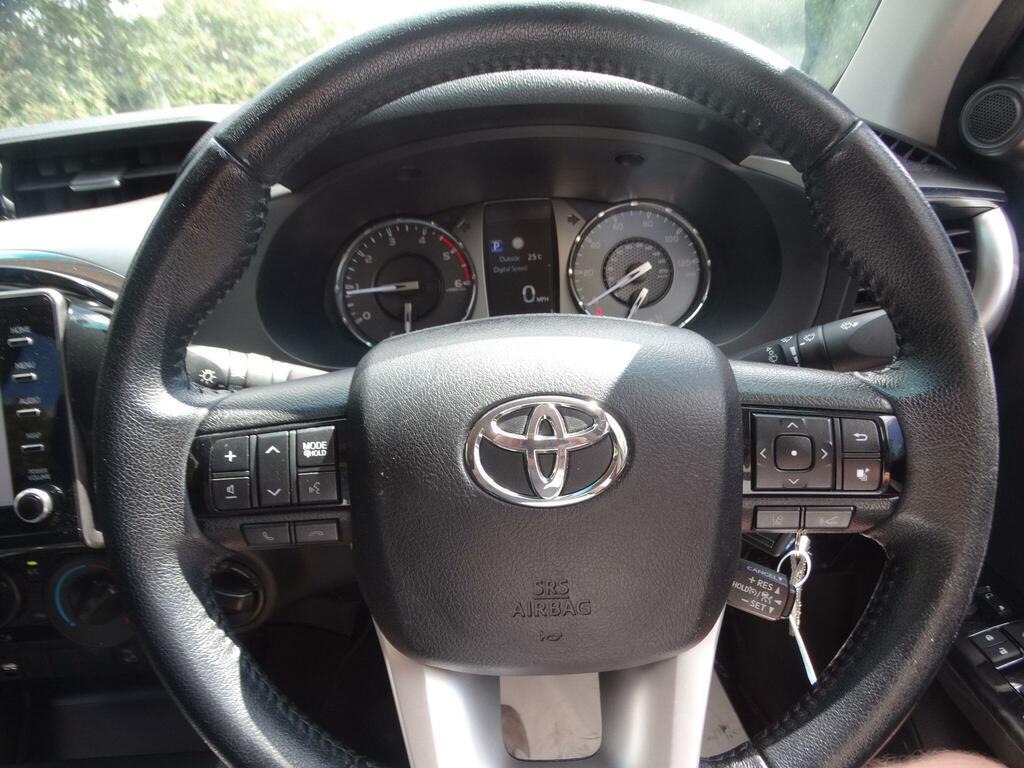Toyota HILUX Active 4Wd D-4d Dcb White #7